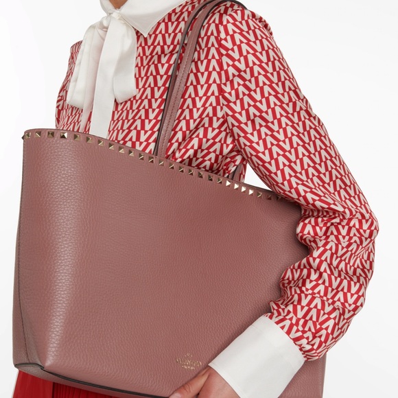 VALENTINO GARAVANI
Rockstud Large leather tote NWT - Picture 3 of 10